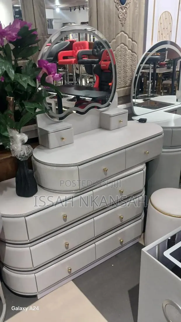 Luxury Dressing Mirror Lexu · Photo 1