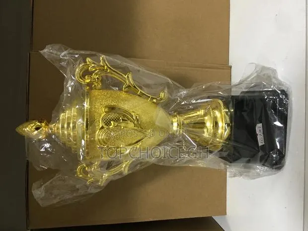 26cm Football Trophy · Photo 1