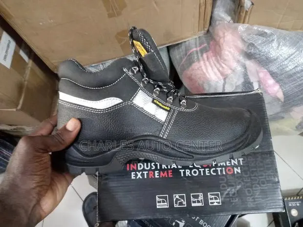 Kinguard Safety Boot · Photo 1