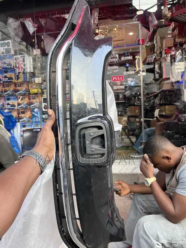 2013,2014,2015,2016 Front Grille for Honda Fit · Photo 1