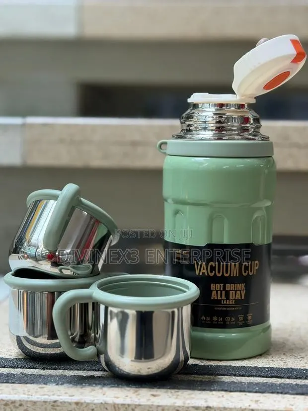 Vacuum Flask With 2 Cups · Photo 1