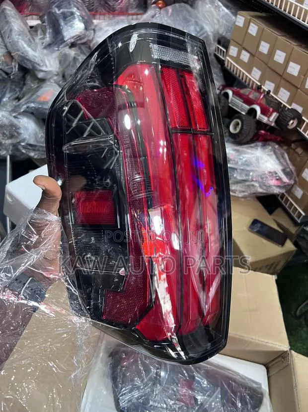 2016,2017,2018,2019,2020,2021,2022 Taillight for Toyota Tundra · Photo 1