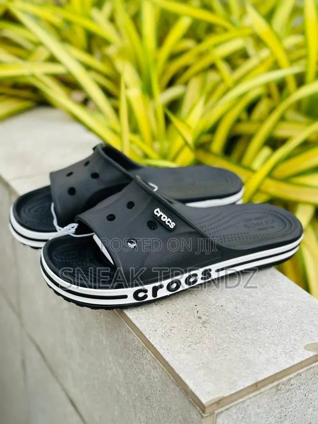 Crocs Bayaband Slide Back and Cream · Photo 1