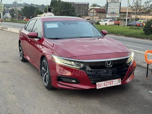 Honda Accord 2018 Red · Photo 1