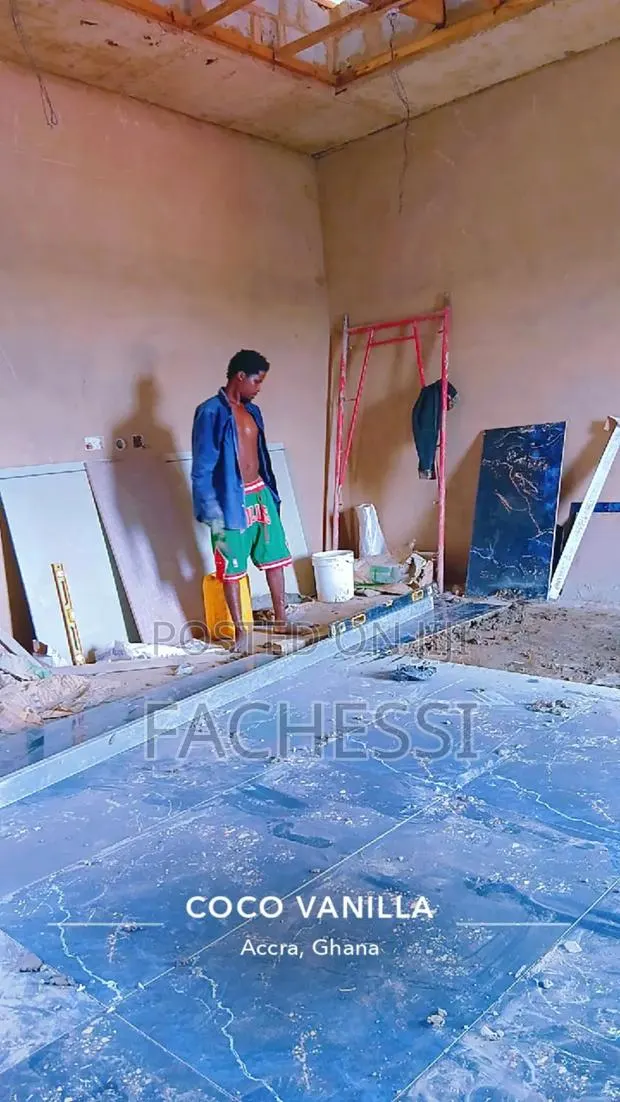 Construction · Photo 1