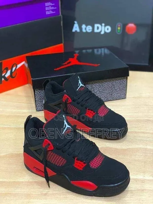 Original Jordan 4 Retro Red Thunder · Photo 1