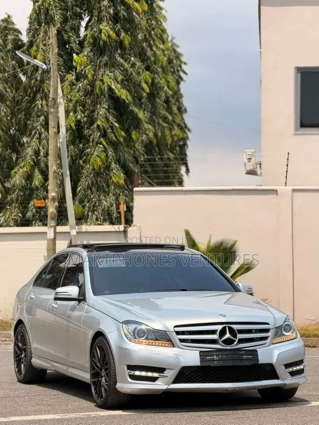 Mercedes-Benz C250 2013 Silver · Photo 1