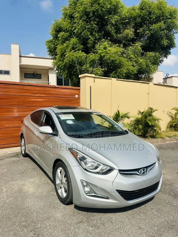 Hyundai Elantra Limited 4dr Sedan (1.8L 4cyl 6A) 2015 Silver · Photo 1