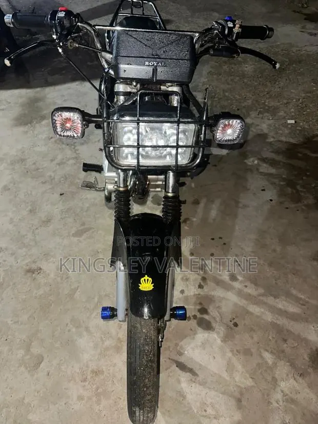 Royal Motorcycle 2026 Black · Photo 1