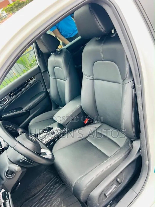 Honda Civic Touring CVT 2024 White · Photo 1