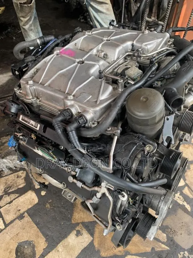 Range Rover Velar V6 Supercharged Engine · Photo 1