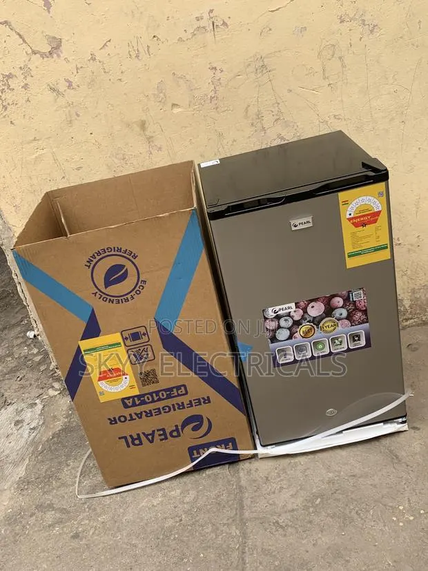 Massive Pearl PF-010-1A 90liters Table Top Fridge · Photo 1