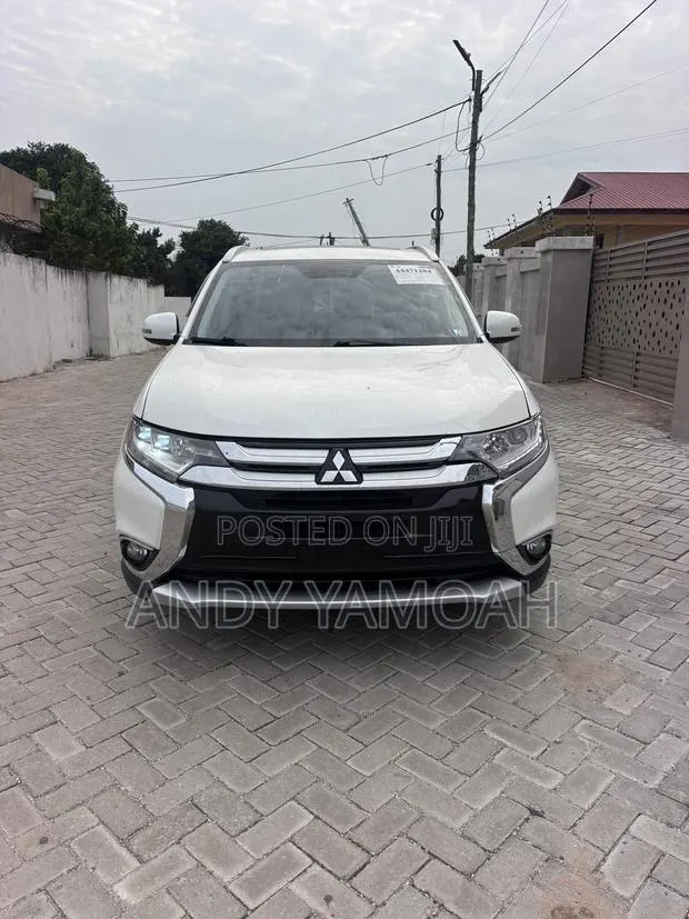 Mitsubishi Outlander 2016 White · Photo 1