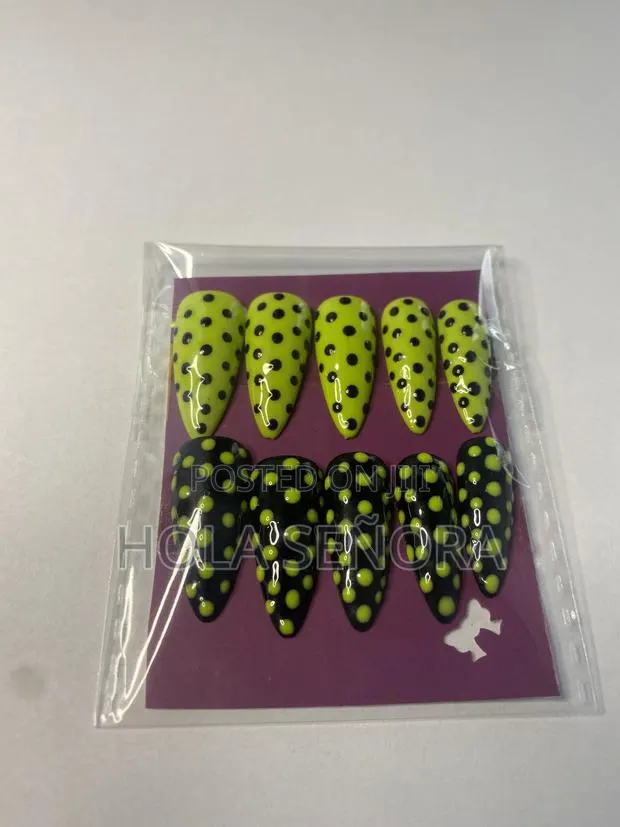 Handmade Press on Nails · Photo 3
