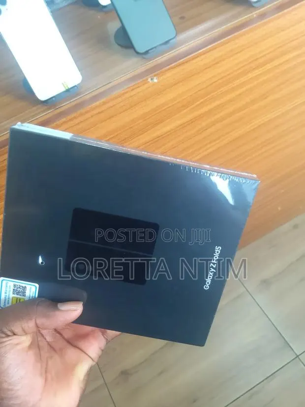 New Samsung Galaxy Z Fold 5 256 GB Black · Photo 1
