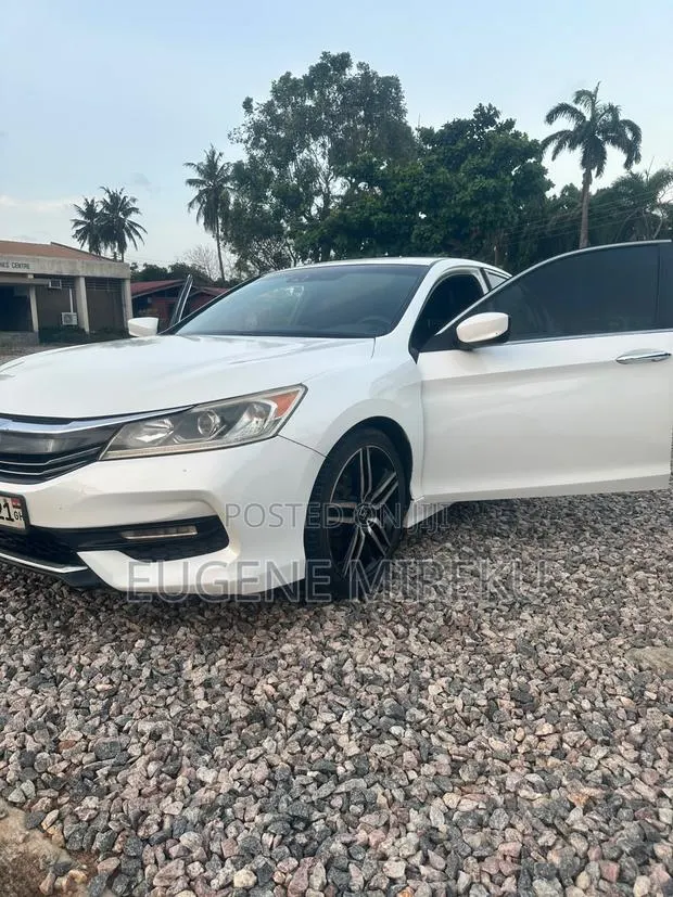Honda Accord 2016 White · Photo 1