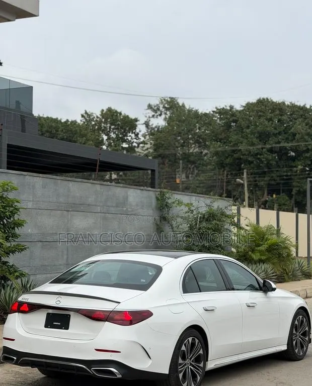 Mercedes-Benz E350 2025 White · Photo 1