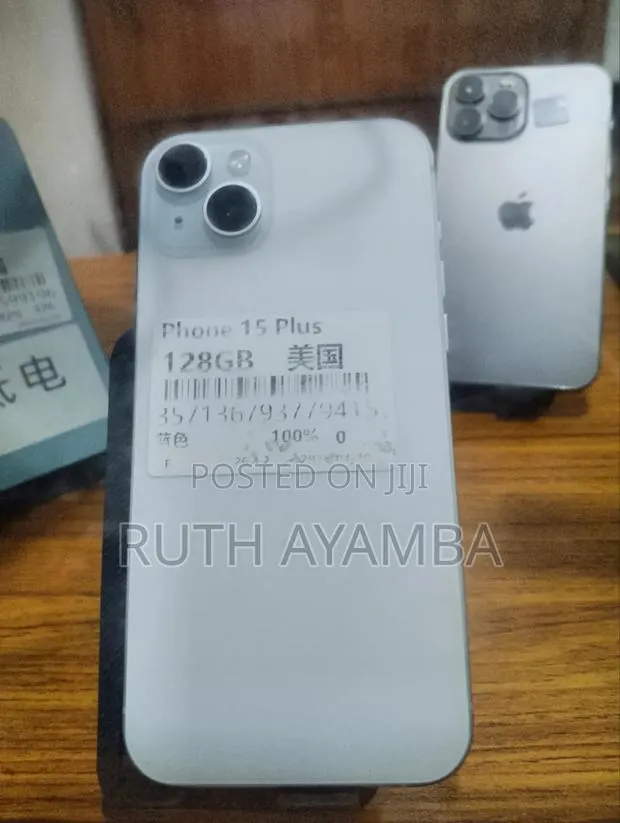 New Apple iPhone 15 Plus 128 GB Silver · Photo 1