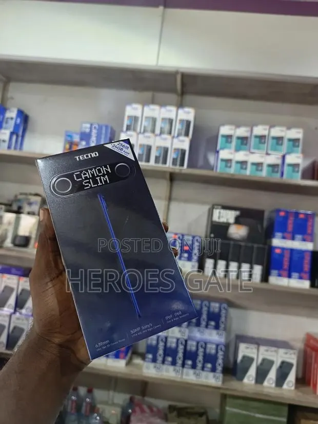New Tecno Camon Slim 256 GB Blue · Photo 1