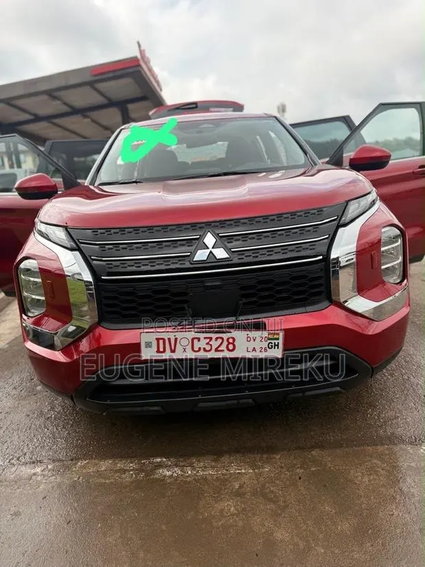 Mitsubishi Outlander 2023 Red · Photo 1