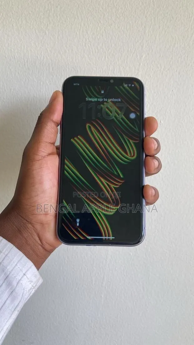 Apple iPhone 11 128 GB Purple · Photo 1