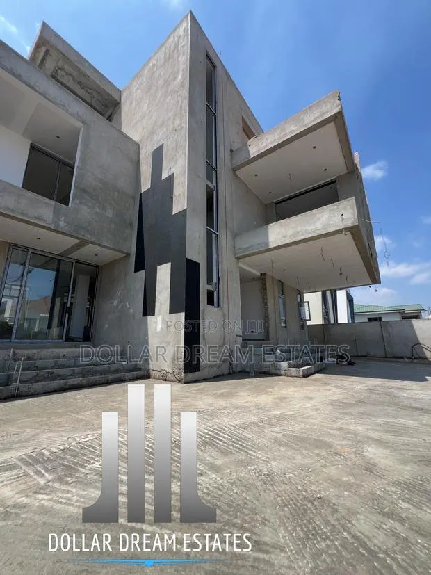 5bdrm House in East Legon for sale · Photo 1