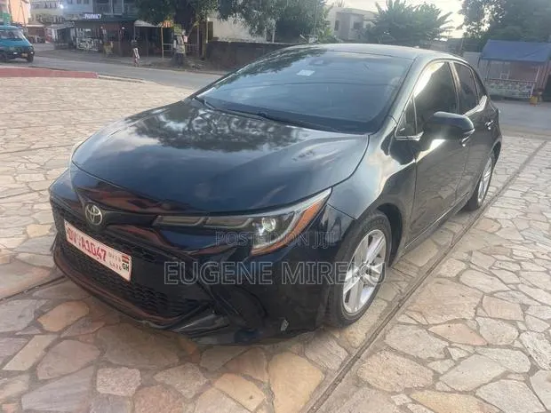 Toyota Corolla 2021 Blue · Photo 1