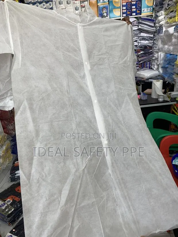 Disposable Lab Coat · Photo 1