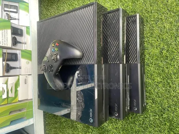 Xbox One Set With Games Available in Bulk · Photo 1