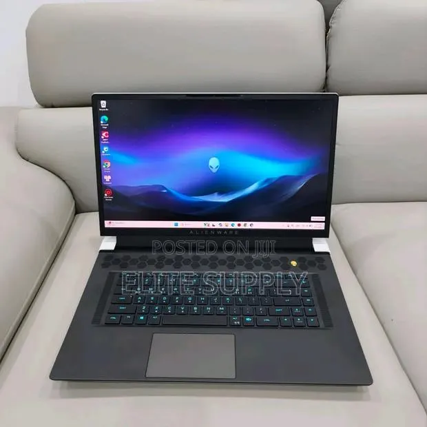 New Laptop Dell Allienware M18 R1 32GB Intel Core i7 SSD 1T · Photo 1