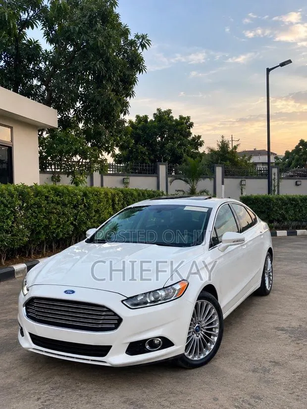 Ford Fusion Titanium AWD 2016 White · Photo 1