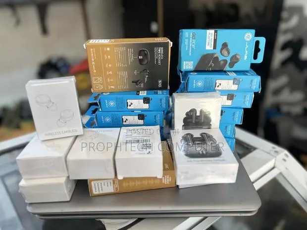 Bluetooth Earbuds · Photo 1