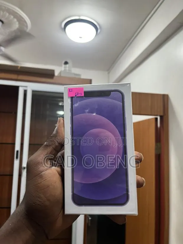 New Apple iPhone 12 128 GB Purple · Photo 1