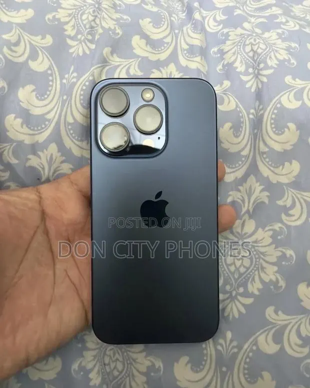 Apple iPhone 15 Pro Max 256 GB Blue · Photo 1