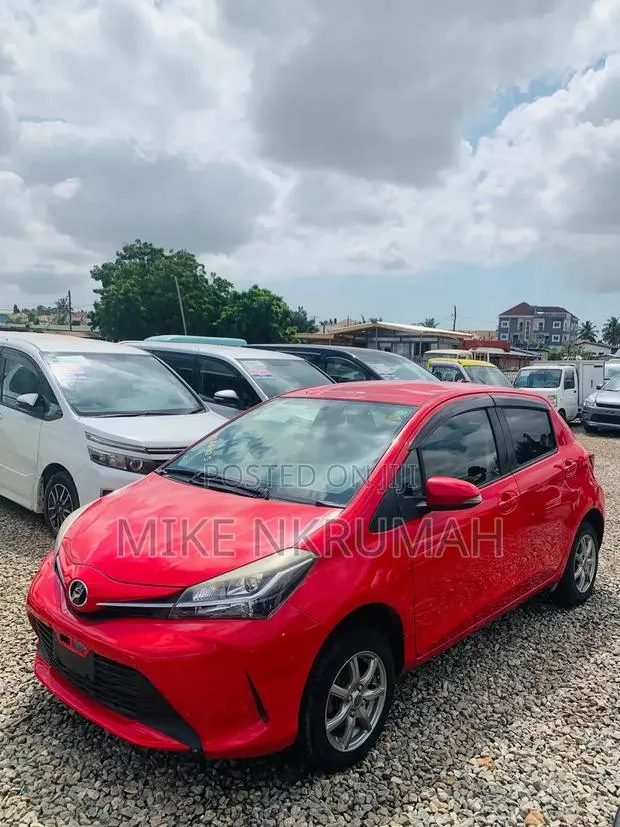 Toyota Vitz 2014 Red · Photo 1