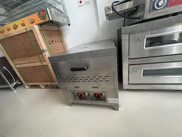 Commercial Pizza Oven · Photo 1