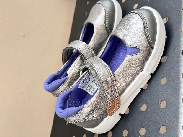 Clarks Silver Velcro Girls Shoe · Photo 2