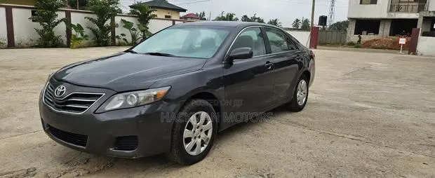 Toyota Camry 2011 Gray · Photo 5