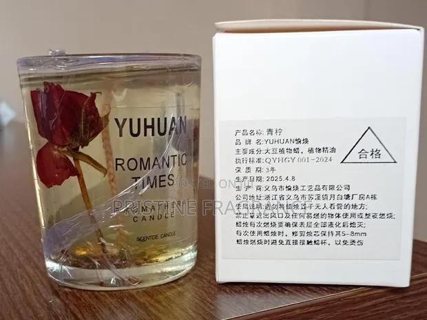 Velvet Rose Dried Bloom Scented Candle · Photo 1