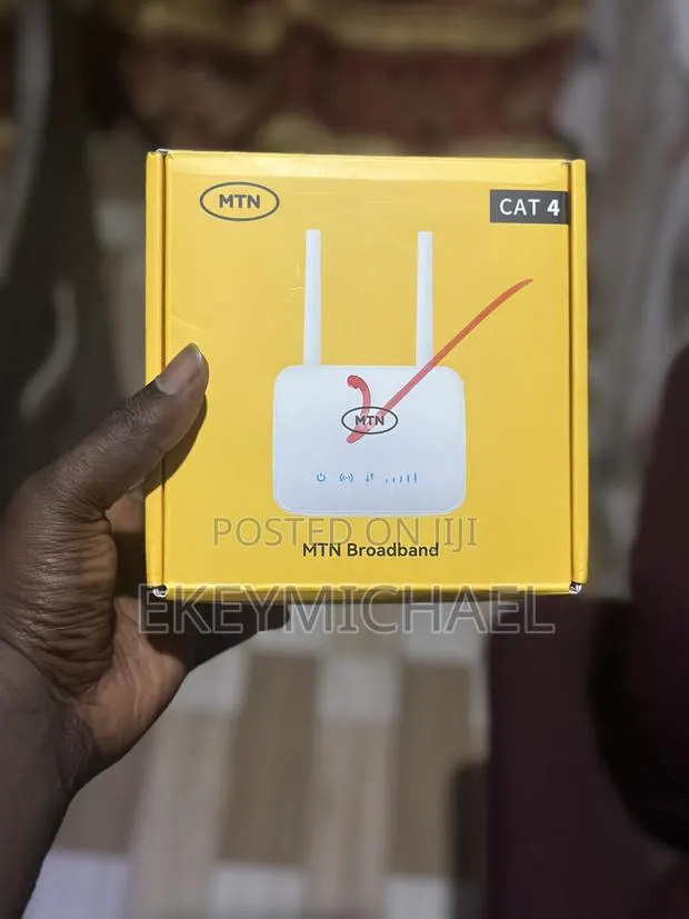 Universal Wireless Router With Power Bank · Photo 1