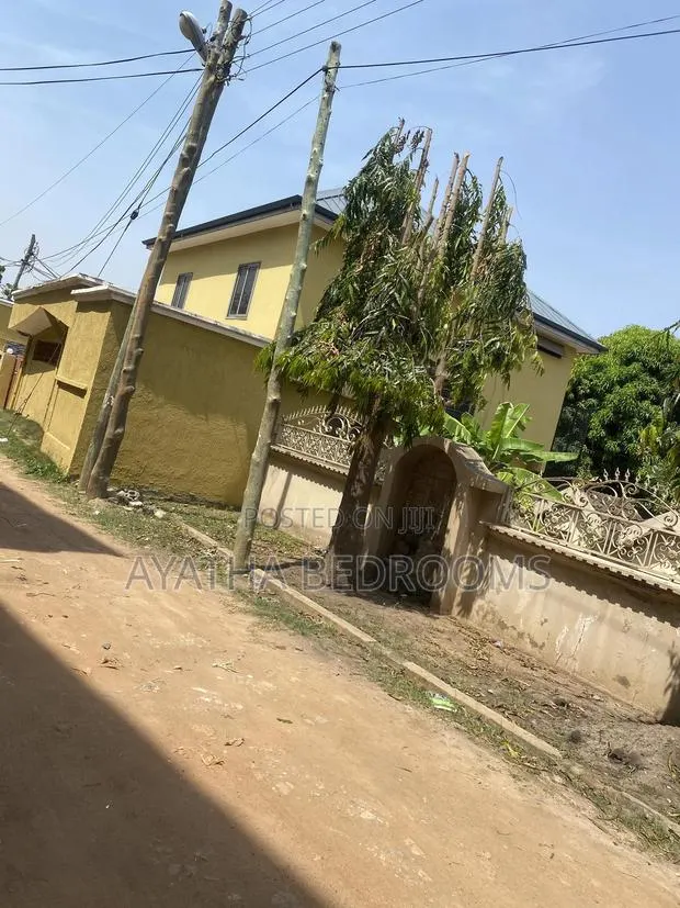 Half Plot of Land for Sale at Teshei Greda Estate · Photo 1