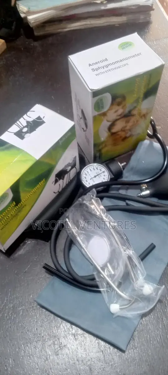Aneroid Sphyg With Stethoscope · Photo 1