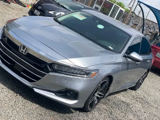 Honda Civic 2021 Silver · Photo 1