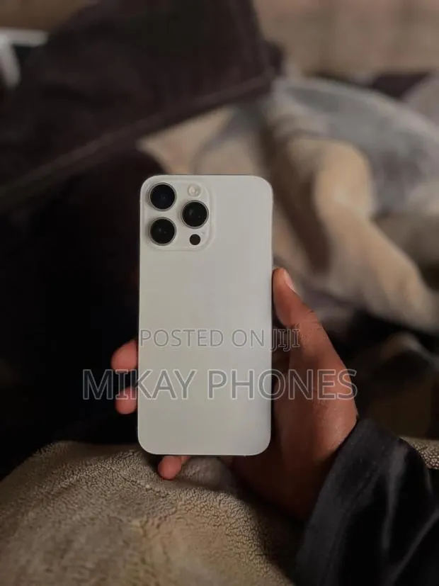Apple iPhone 16 Pro Max 512 GB Gold · Photo 1