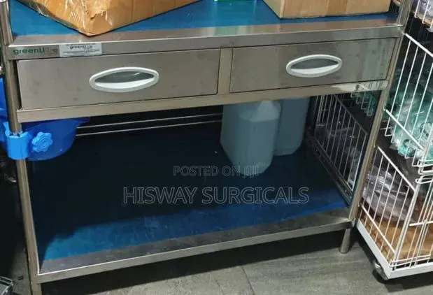 Medical Trolley With Drawers (2 Steps) · Photo 1