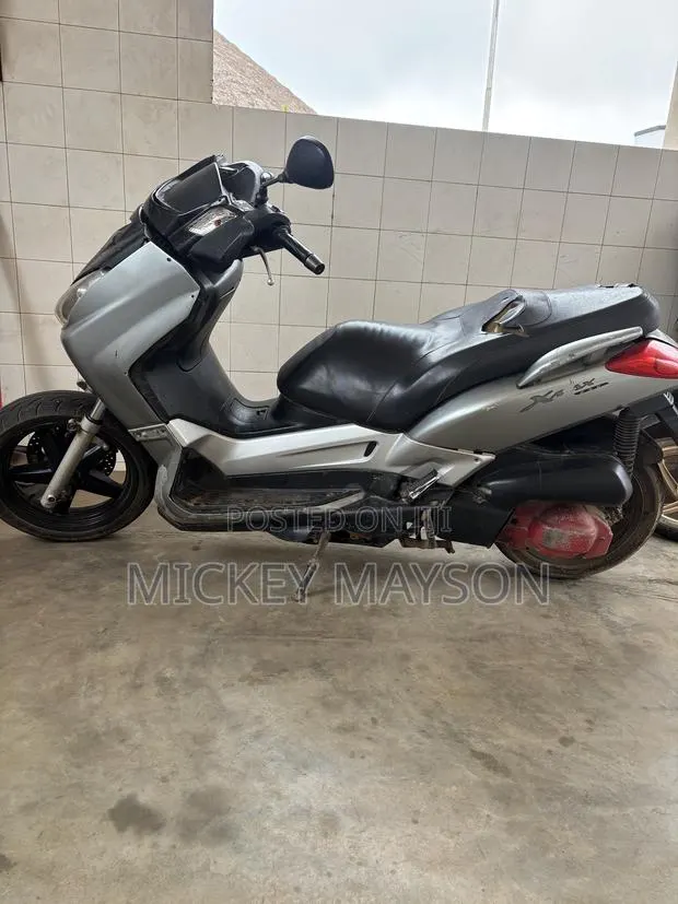 Yamaha 2005 Gray · Photo 1
