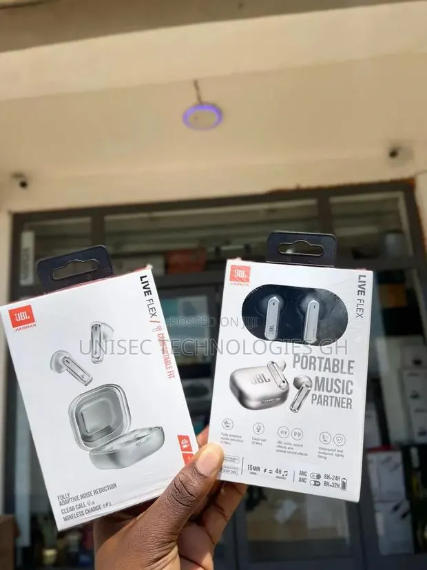 JBL Earbuds · Photo 1