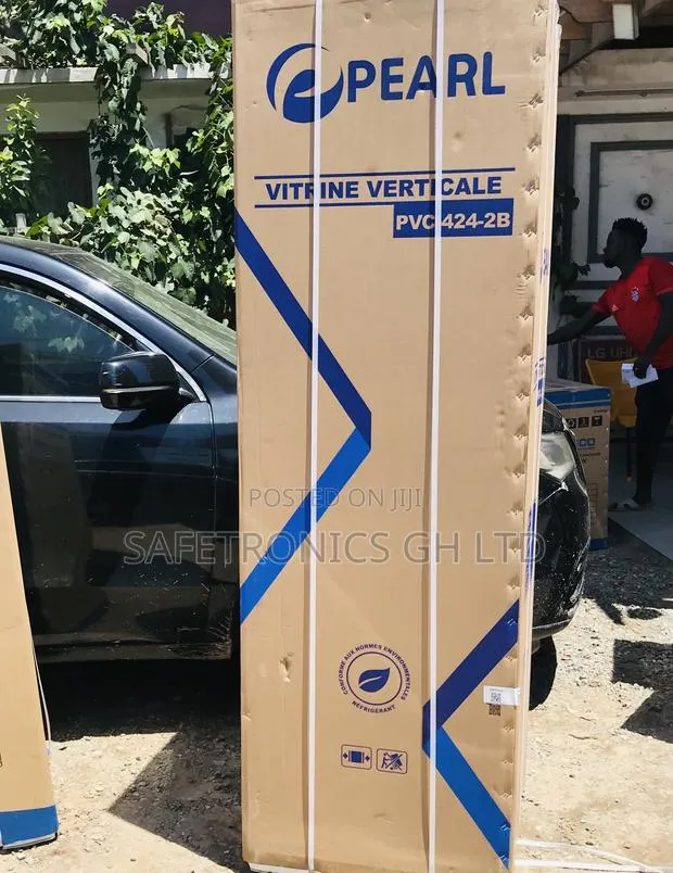 Get Adjustable 1 Door Glass Pearl PVC-424 400 Liters · Photo 1