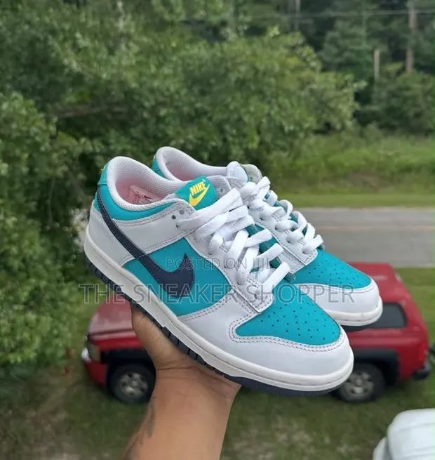 Nike Dunk Low GS - "Dusty Ca · Photo 1