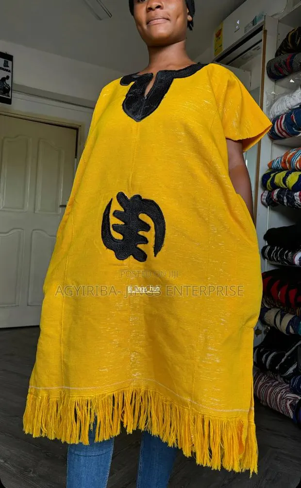 Smock Ladies Dresses · Photo 1